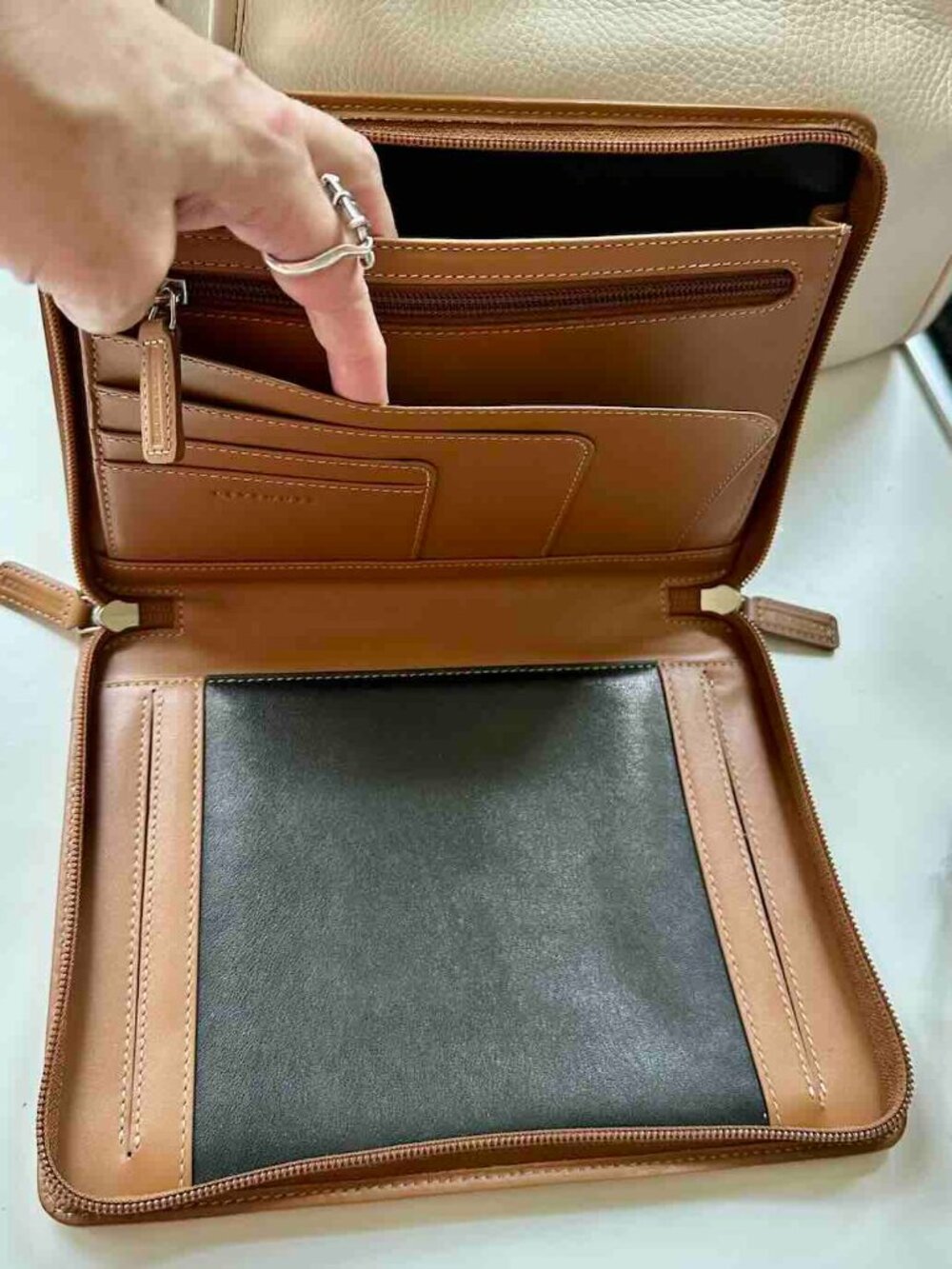 Levenger Leather Junior Ambi-Folio Notepad case LikeNew Brown Zip-around w/ box